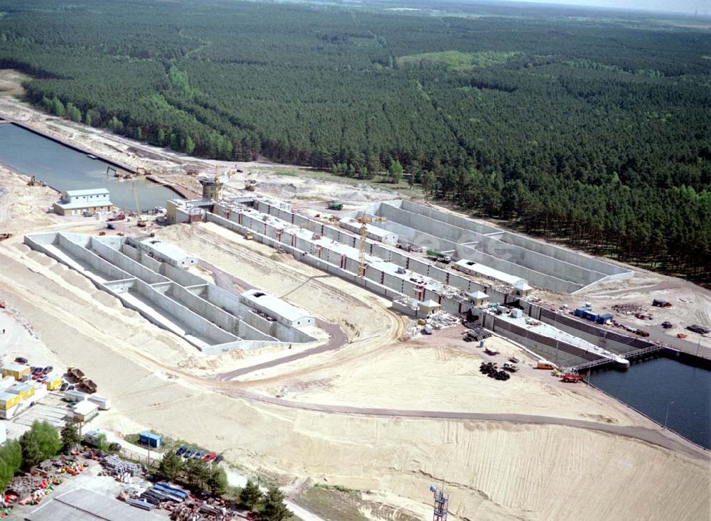 Hohenwarthe / Sachsen - Anhalt aus der Vogelperspektive: Bau der Doppelschleuse Hohenwarthe und Ausbau des Elbe-Havel-Kanales am Wasserstraßenkreuz Magdeburg - östlich von Hohenwarthe in Sachsen - Anhalt