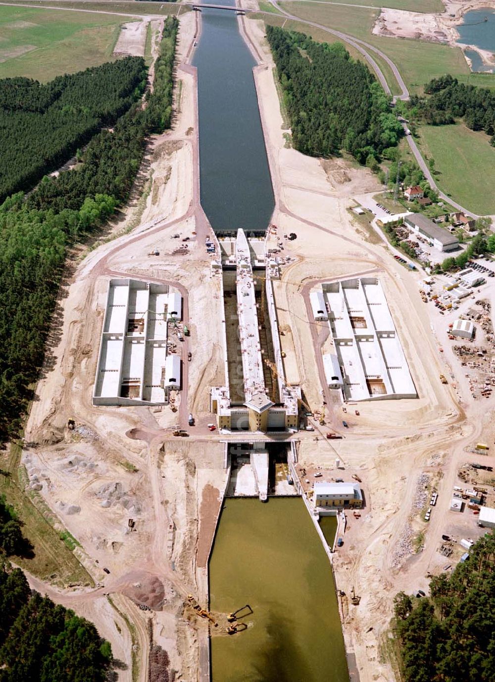 Luftbild Hohenwarthe / Sachsen - Anhalt - Bau der Doppelschleuse Hohenwarthe und Ausbau des Elbe-Havel-Kanales am Wasserstraßenkreuz Magdeburg - östlich von Hohenwarthe in Sachsen - Anhalt