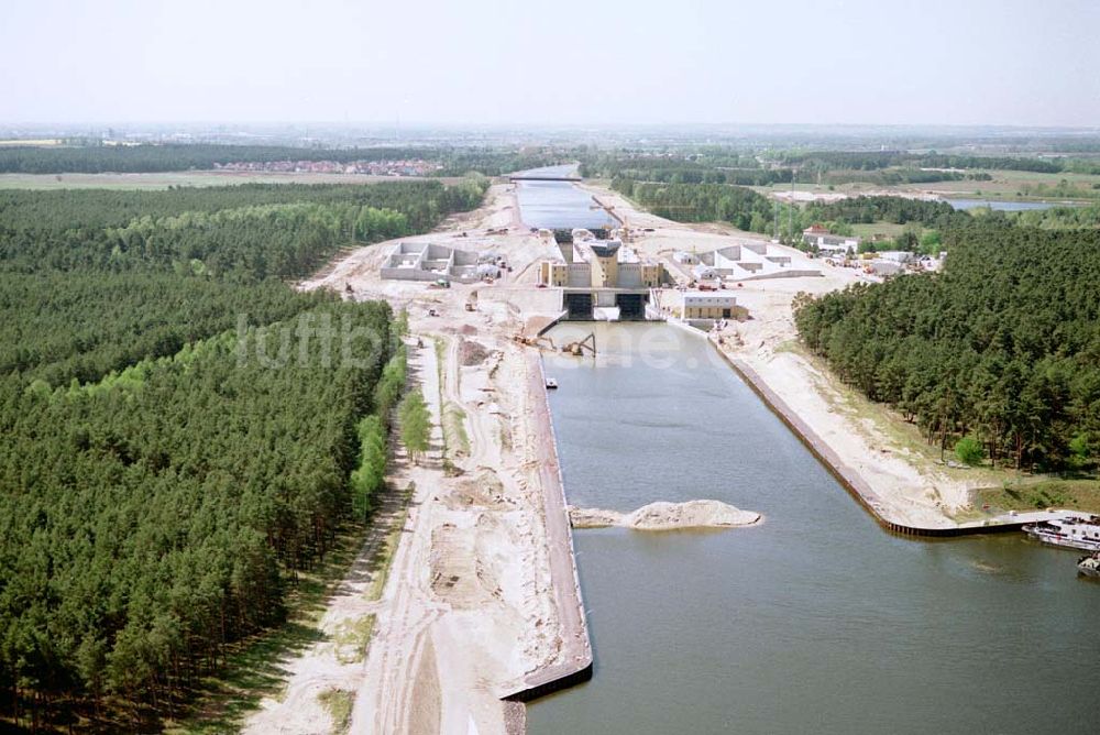 Hohenwarthe / Sachsen - Anhalt aus der Vogelperspektive: Bau der Doppelschleuse Hohenwarthe und Ausbau des Elbe-Havel-Kanales am Wasserstraßenkreuz Magdeburg - östlich von Hohenwarthe in Sachsen - Anhalt