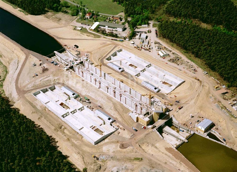 Hohenwarthe / Sachsen - Anhalt aus der Vogelperspektive: Bau der Doppelschleuse Hohenwarthe und Ausbau des Elbe-Havel-Kanales am Wasserstraßenkreuz Magdeburg - östlich von Hohenwarthe in Sachsen - Anhalt