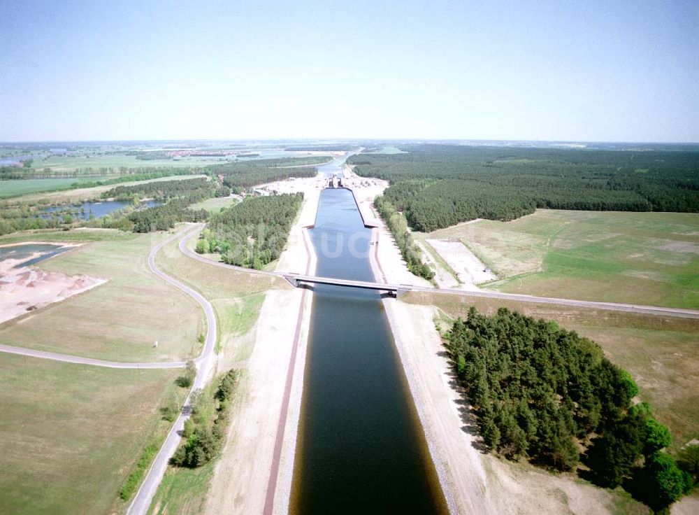 Hohenwarte / Sachsen - Anhalt von oben - Bau der Doppelsparschleuse Hohenwarthe am Elbe-Havel-Kanal bei Hohenwarthe in Sachsen-Anhalt.