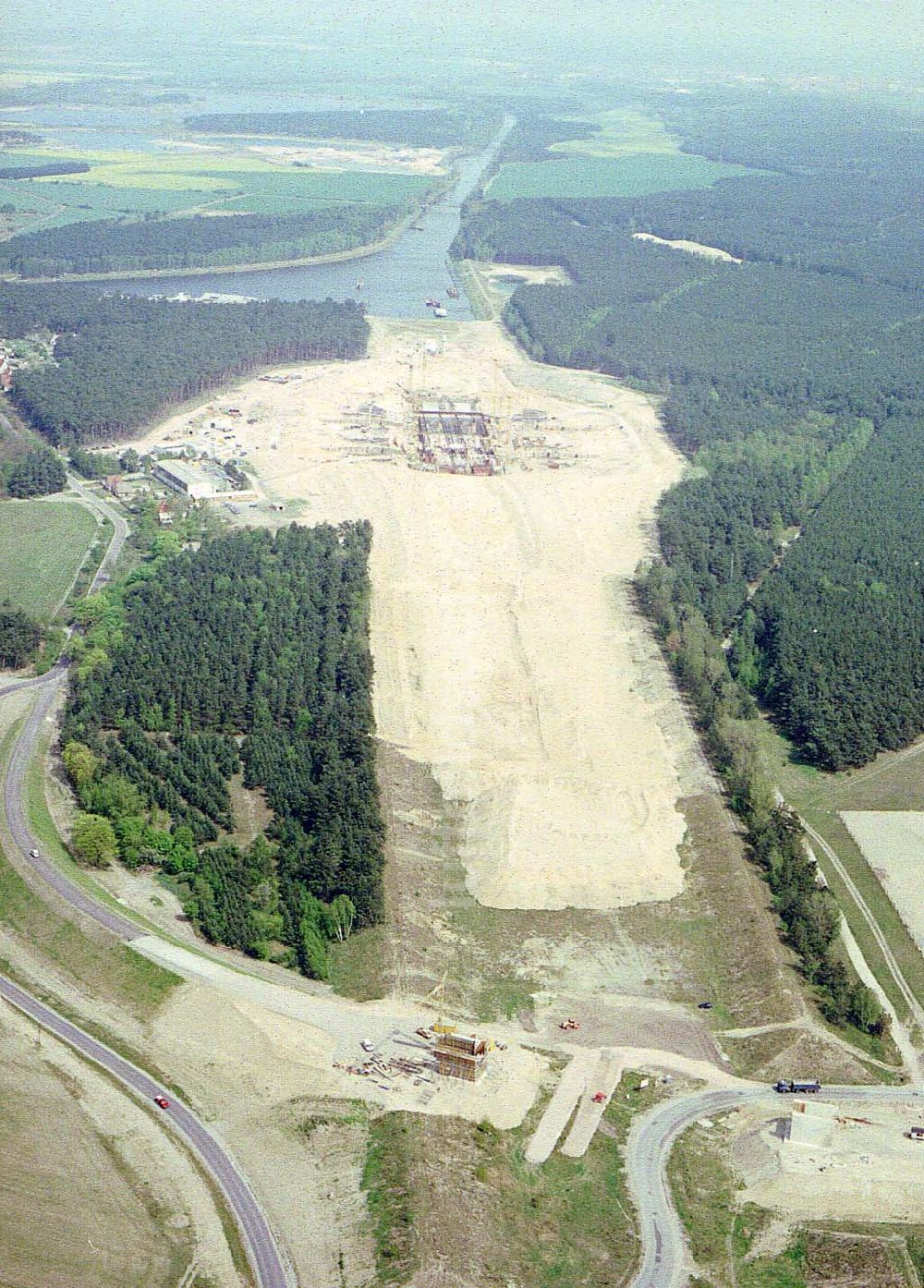 Luftaufnahme Hohenwarthe - Bau der Doppelsparschleuse Hohenwarthe am Wasserstraßenkreuz Magdeburg.