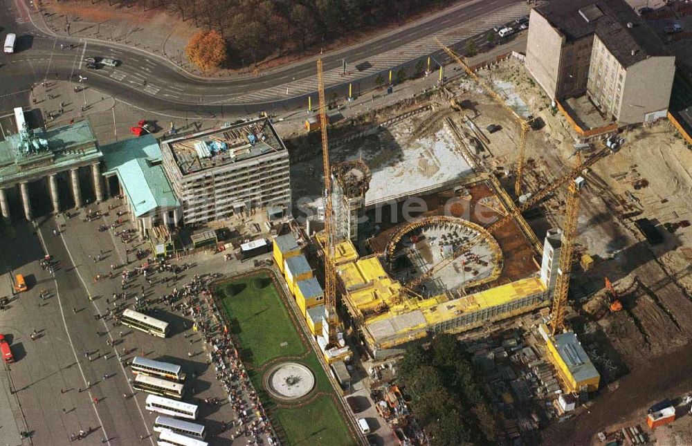 Berlin von oben - Bau Dresdner Bank am Brandenburger Tor / Jede Verwendung nur mit Urheberangabe: Foto: LUFTBILD & PRESSEFOTO/Robert Grahn und Belegzusendung bei Drucken statthaft !!