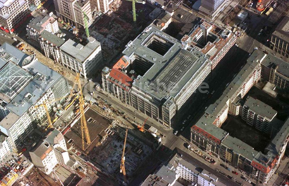 Luftaufnahme Berlin - Bau des ECE-Bürohauses an der Friedrichstraße / Leipziger Straße