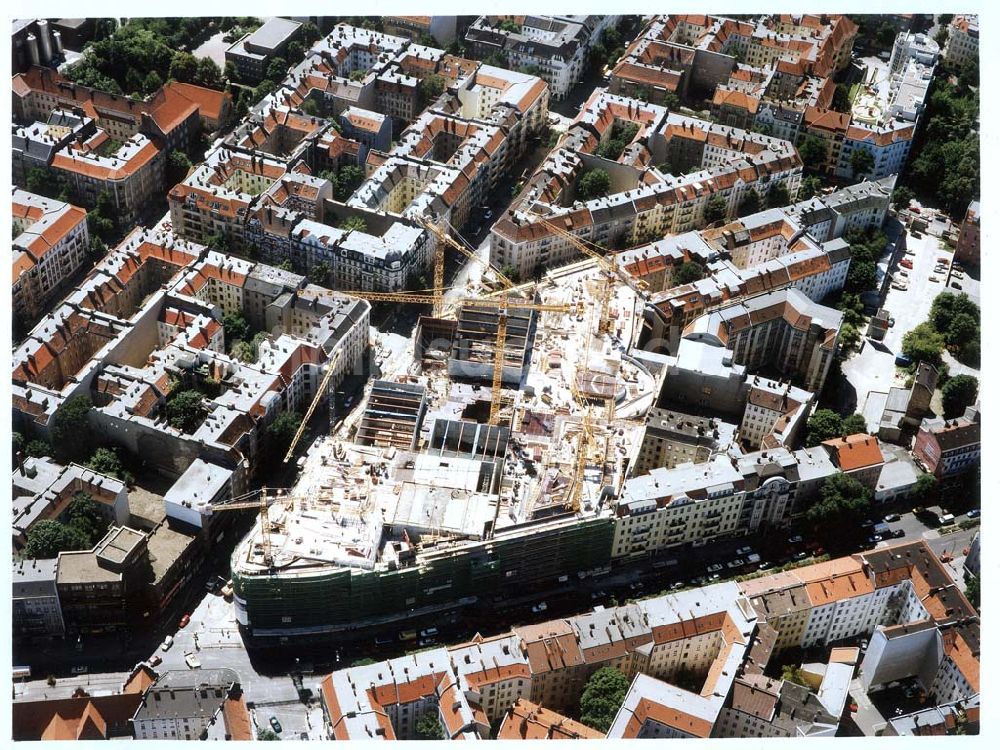 Berlin - Neukölln aus der Vogelperspektive: Bau des Einkaufcenters Neukölln an der Karl-Marx-Straße in Berlin-Neukölln.