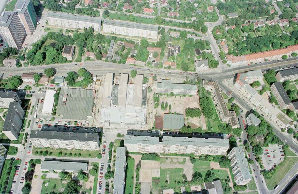 Luftbild Berlin - Hohenschönhausen - Bau des Einkaufs- und Dienstleistungszentrums Storchenhof der MÜBAU AG an der Hauptstraße in Berlin - Hohenschönhausen