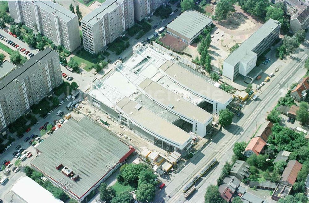 Luftbild Berlin - Hohenschönhausen - Bau des Einkaufs- und Dienstrleistungszentrums Storchenhof der MÜBAU AG an der Hauptstraße in Berlin - Hohenschönhausen