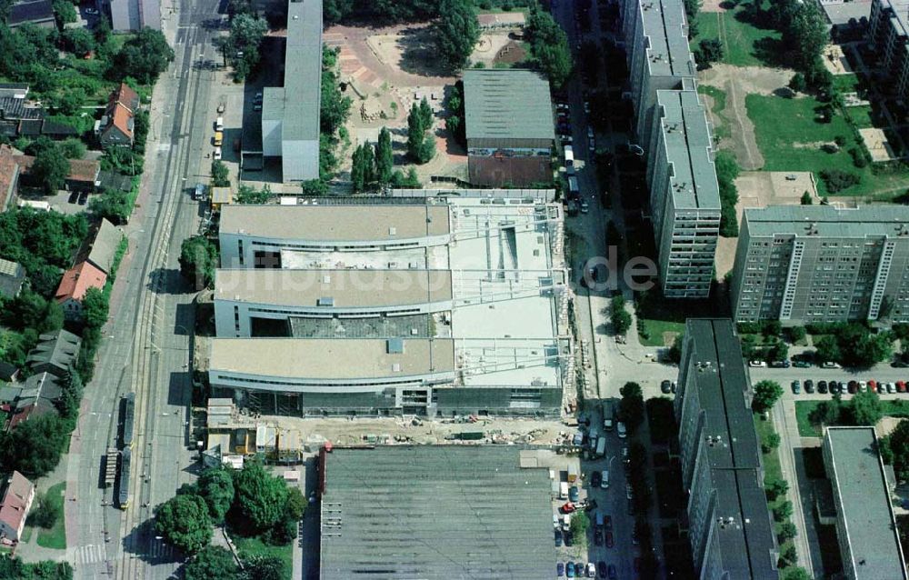 Berlin - Hohenschönhausen von oben - Bau des Einkaufs- und Dienstrleistungszentrums Storchenhof der MÜBAU AG an der Hauptstraße in Berlin - Hohenschönhausen