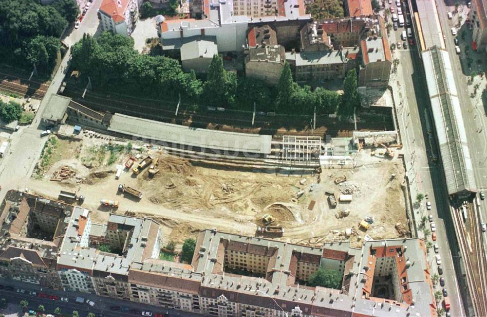 Luftbild Berlin-Prenzlauer berg - Bau des Einkaufs- und Geschäftszentrums am S-Bahnhof Schönhauser Allee