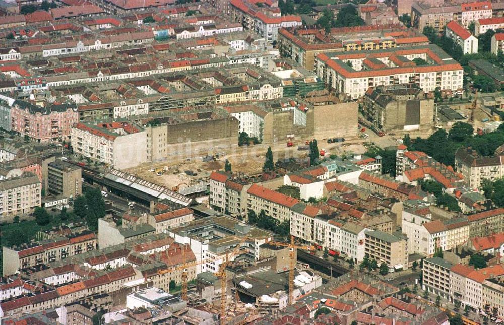 Berlin-Prenzlauer Berg von oben - Bau des Einkaufs- und Geschäftszentrums am S-Bahnhof Schönhauser Allee