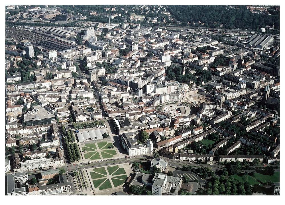 Kassel / Hessen aus der Vogelperspektive: Bau des Einkaufs- und Geschäftszentrums City Point in der Kasseler Innenstadt - ein Projekt der ECE Hamburg.