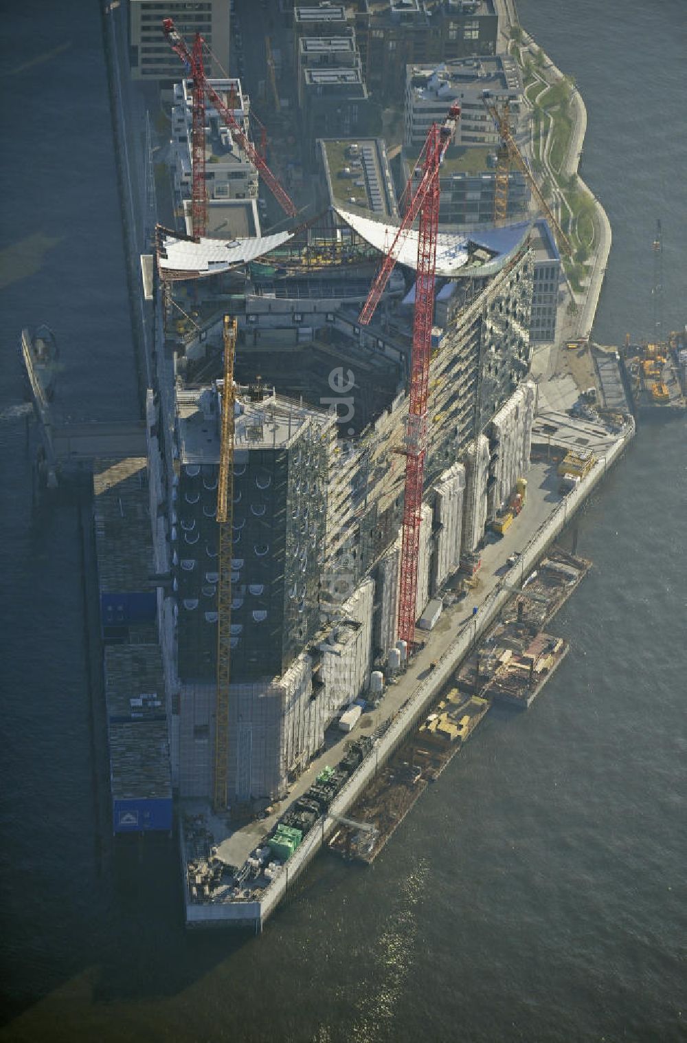 Hamburg aus der Vogelperspektive: Bau der Elbphilharmonie Hamburg