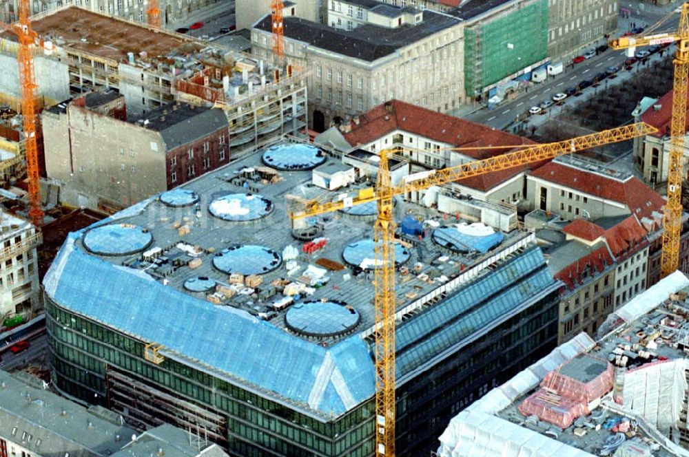 Luftaufnahme Berlin - 12.02.1995 Bau der Freidrichstadtpassagen