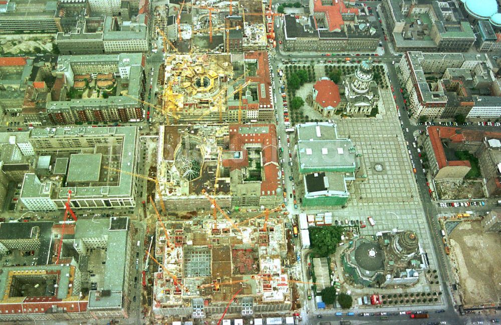 Luftbild Berlin - Bau der Friedrichstadtpassagen am Gendarmenmarkt in Berlin-Mitte.