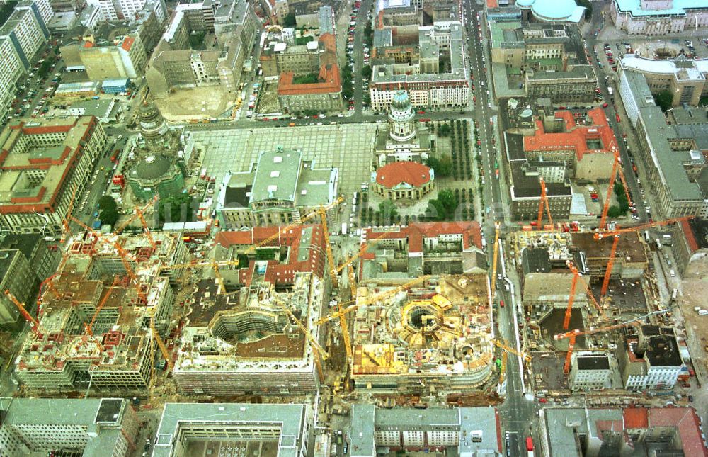 Berlin von oben - Bau der Friedrichstadtpassagen am Gendarmenmarkt in Berlin-Mitte.