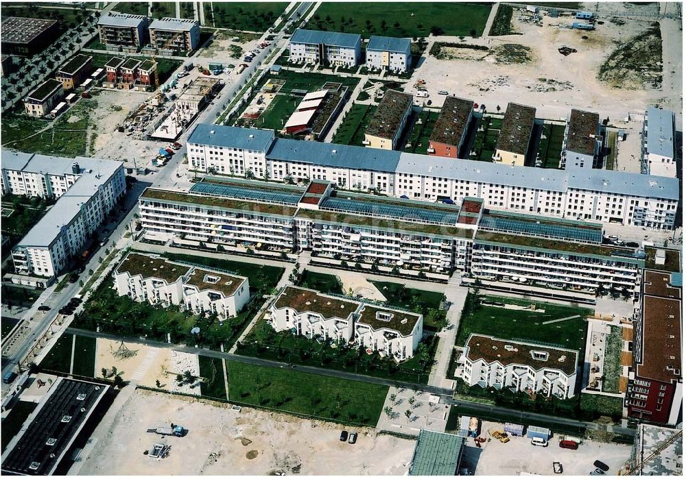 München aus der Vogelperspektive: Bau eines Galeriehauses am Messegelände in München - Riem.