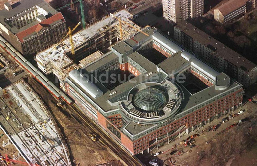 Berlin aus der Vogelperspektive: Bau des Geschäftshauses City-Carree am Berliner Hauptbahnhof