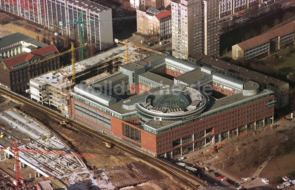 Luftbild Berlin - Bau des Geschäftshauses City-Carree am Berliner Hauptbahnhof