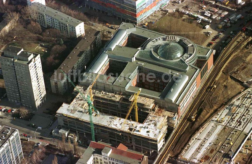 Berlin von oben - Bau des Geschäftshauses City-Carree am Berliner Hauptbahnhof