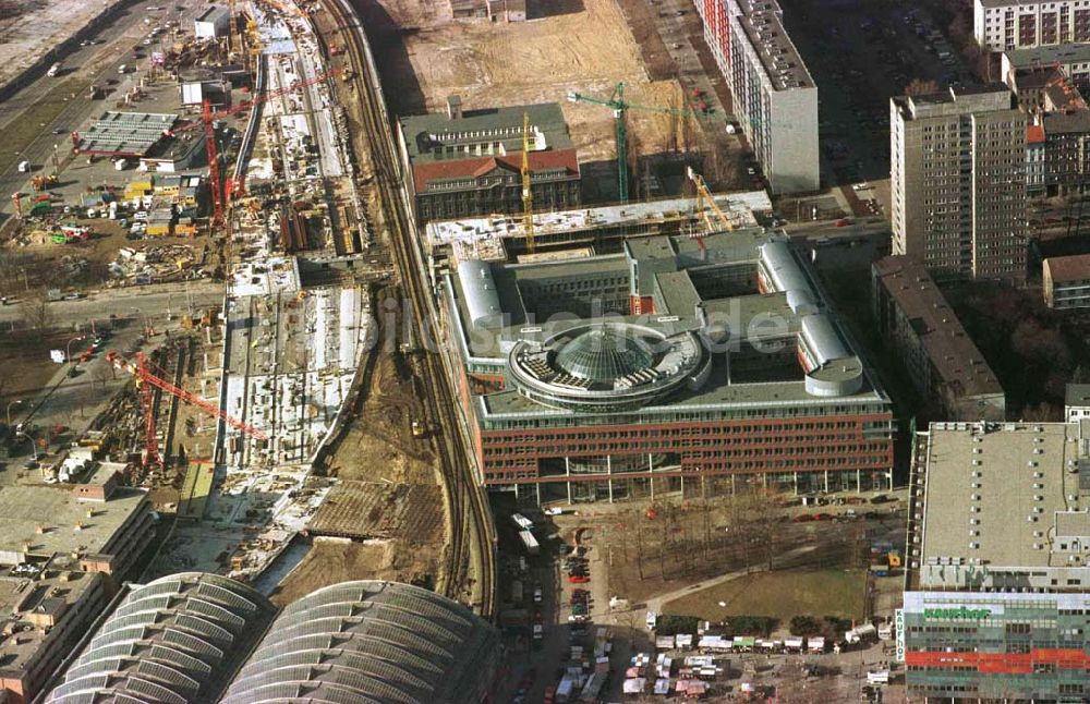 Berlin von oben - Bau des Geschäftshauses City-Carree am Berliner Hauptbahnhof