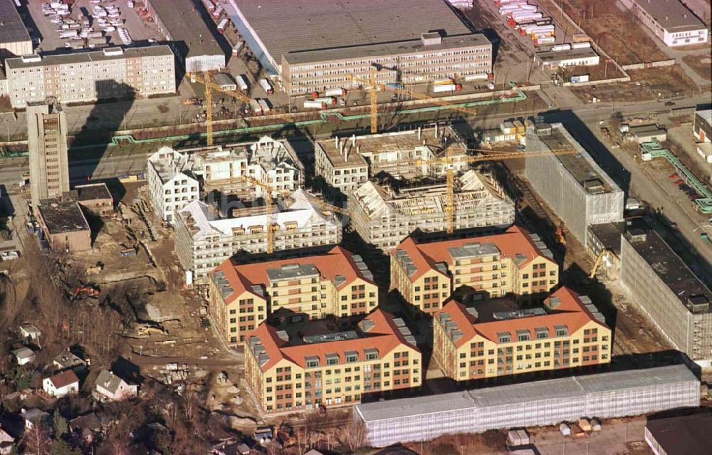 Luftbild Berlin - Hohenschönhausen - Bau des GSG-Gewerbezentrum an der Plauener Straße / Marzahner Straße in Berlin-Hohenschönhausen.