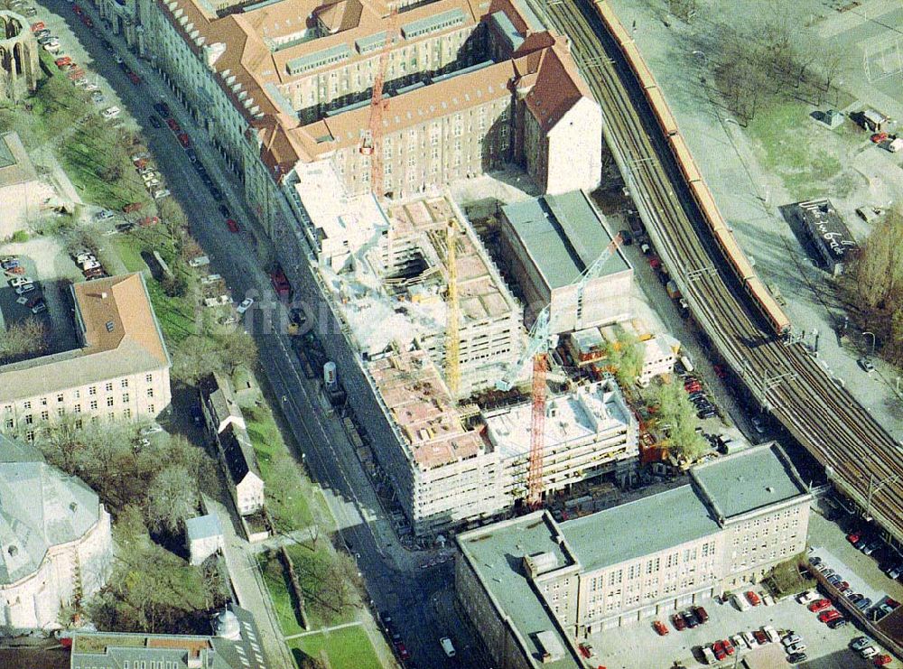 Luftbild Berlin - Bau des Hauses der Verbände an der Littenstraße in Berlin - Mitte.