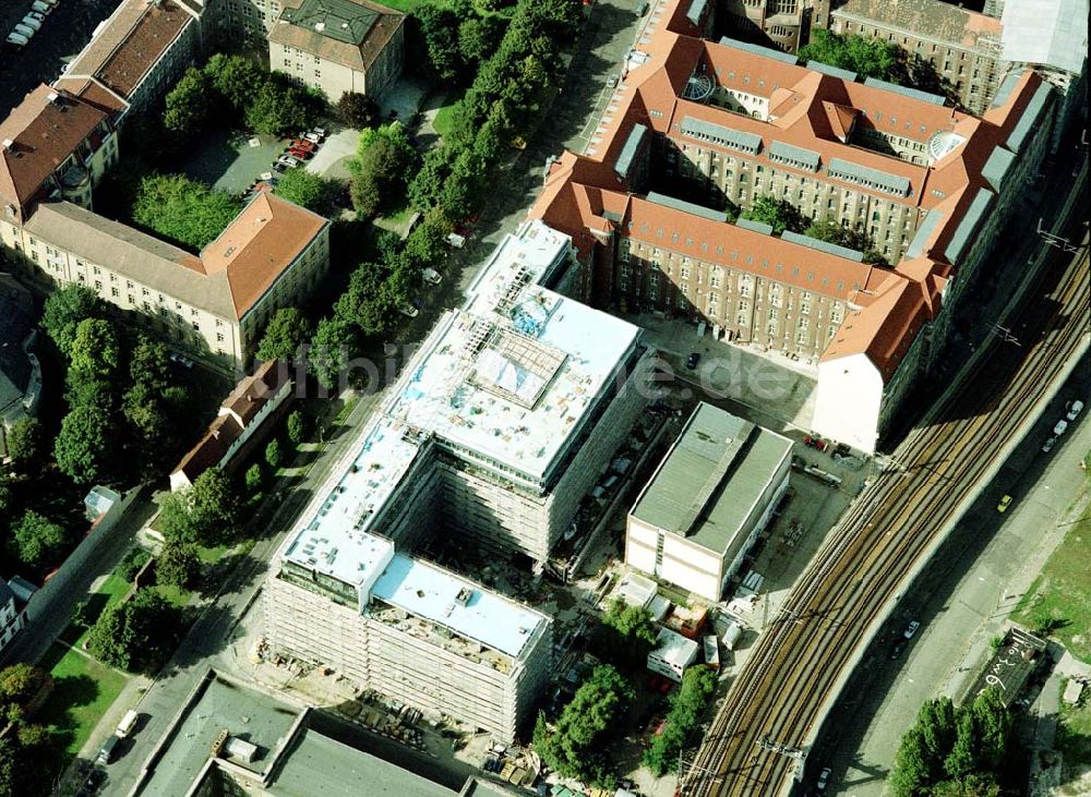 Berlin aus der Vogelperspektive: Bau des Hauses der Verbände an der Littenstraße in Berlin - Mitte.