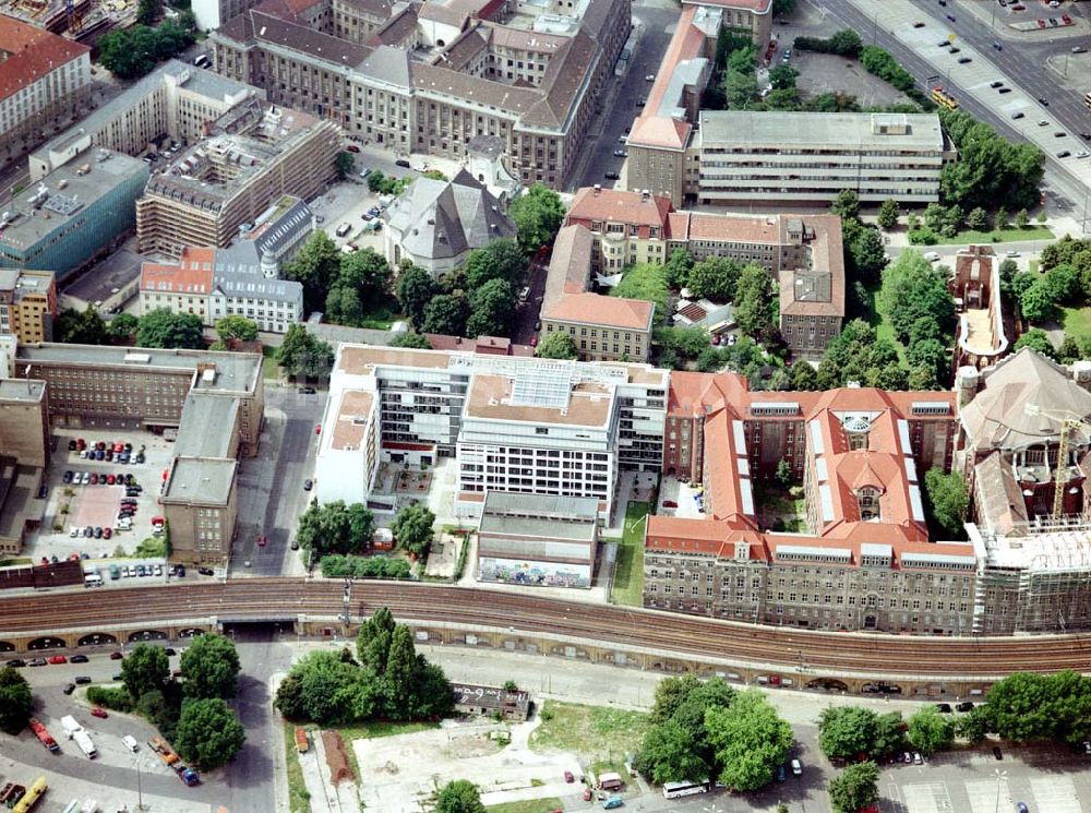 Luftbild Berlin - Bau des Hauses der Verbände an der Littenstraße in Berlin - Mitte.