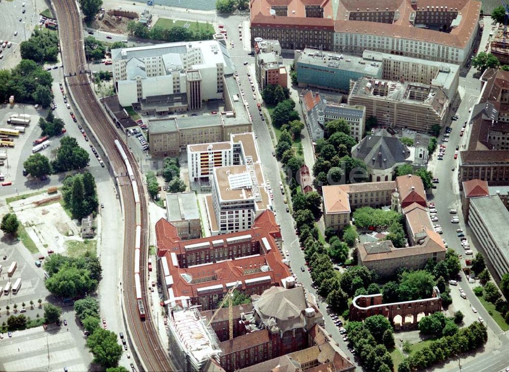 Luftaufnahme Berlin - Bau des Hauses der Verbände an der Littenstraße in Berlin - Mitte.