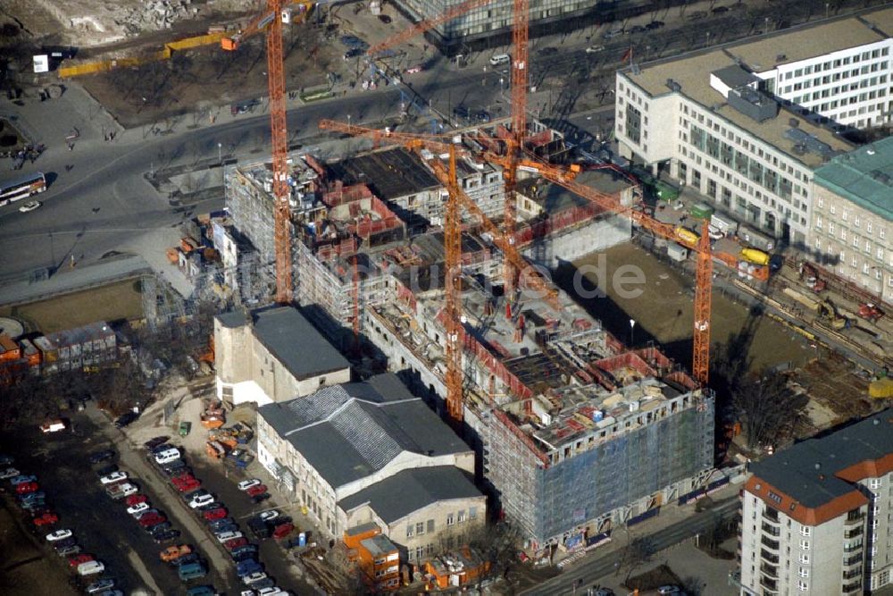 Luftaufnahme Berlin / Mitte - Bau des Hotels Adlon am Brandenburger Tor 1995