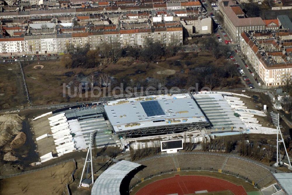 Berlin - Prenzlauerberg von oben - Bau des Jahn-Sport-Parks in Berlin - Prenzlauerberg in 1995