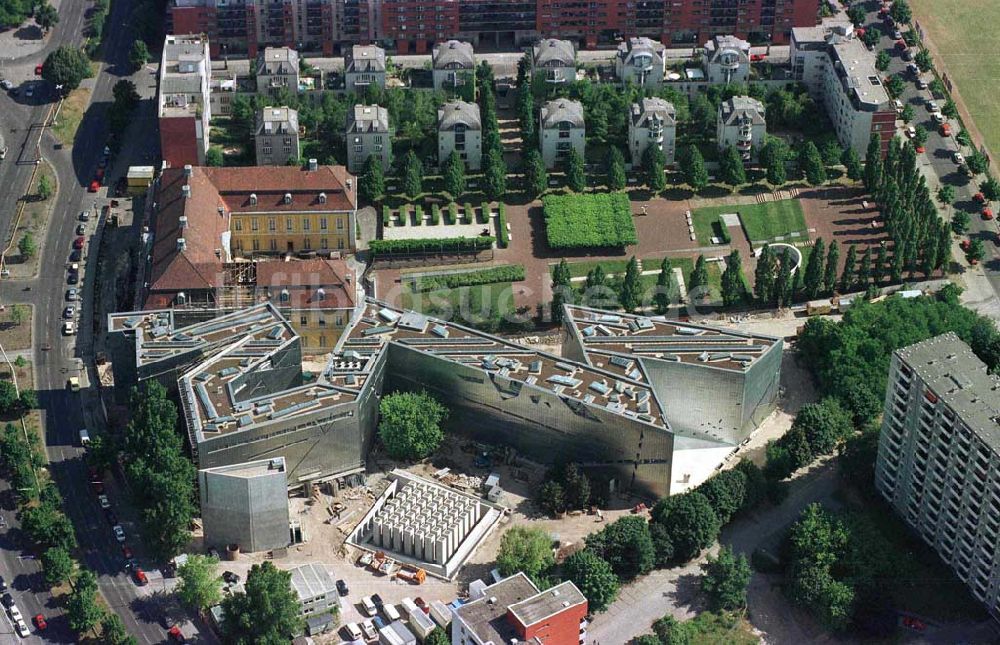 Berlin-Kreuzberg von oben - Bau des Jüdischen Museums an der Lindenstraße.