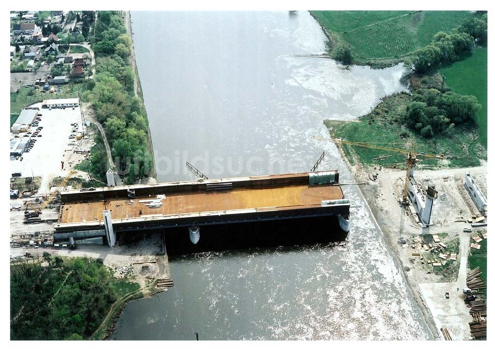 Hohenwarthe aus der Vogelperspektive: Bau der Kanalbrücke zwischen dem Schiffshebewerk Rothensee und der Doppelsparschleuse Hohenwarthe am Wasserstraßenkreuz Magdeburg