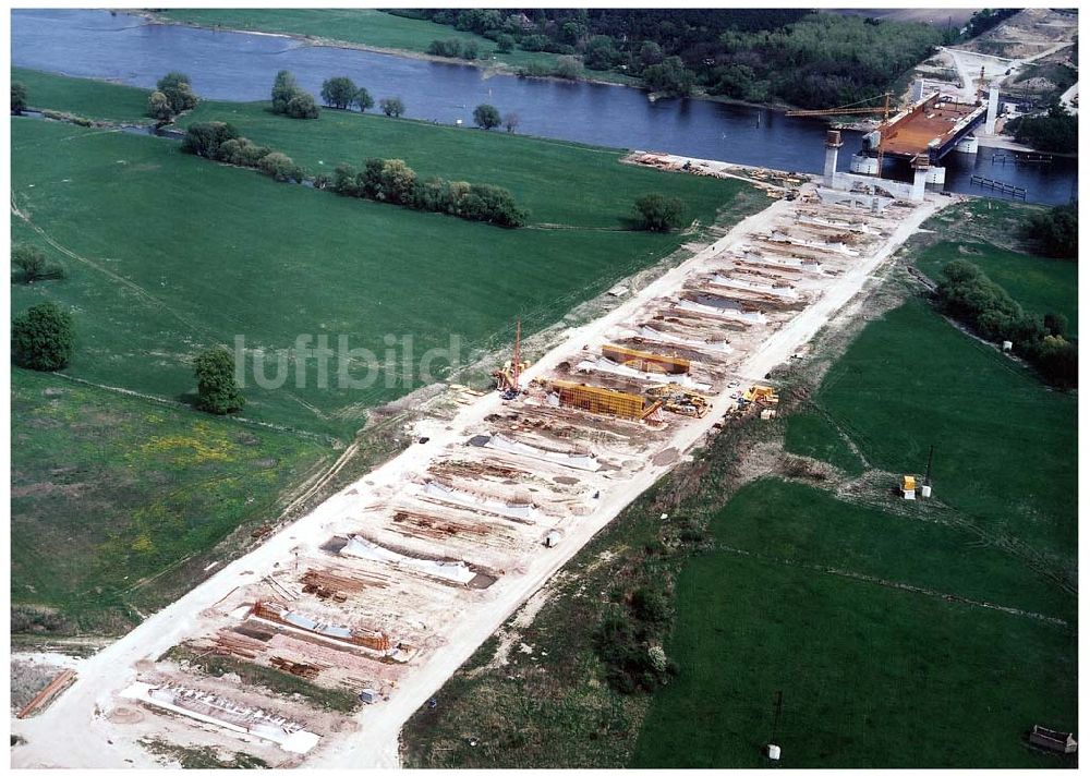 Luftbild Hohenwarthe - Bau der Kanalbrücke zwischen dem Schiffshebewerk Rothensee und der Doppelsparschleuse Hohenwarthe am Wasserstraßenkreuz Magdeburg