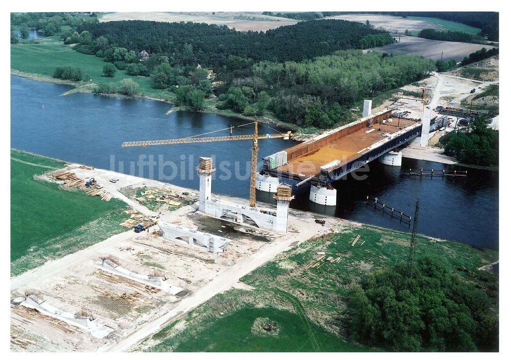 Luftaufnahme Hohenwarthe - Bau der Kanalbrücke zwischen dem Schiffshebewerk Rothensee und der Doppelsparschleuse Hohenwarthe am Wasserstraßenkreuz Magdeburg