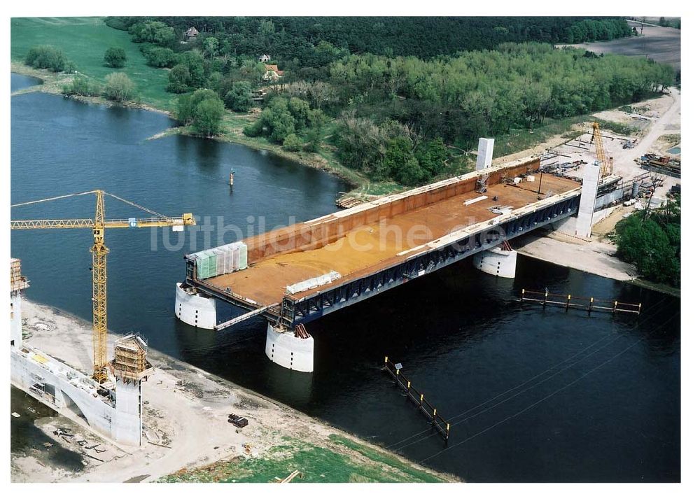 Hohenwarthe aus der Vogelperspektive: Bau der Kanalbrücke zwischen dem Schiffshebewerk Rothensee und der Doppelsparschleuse Hohenwarthe am Wasserstraßenkreuz Magdeburg