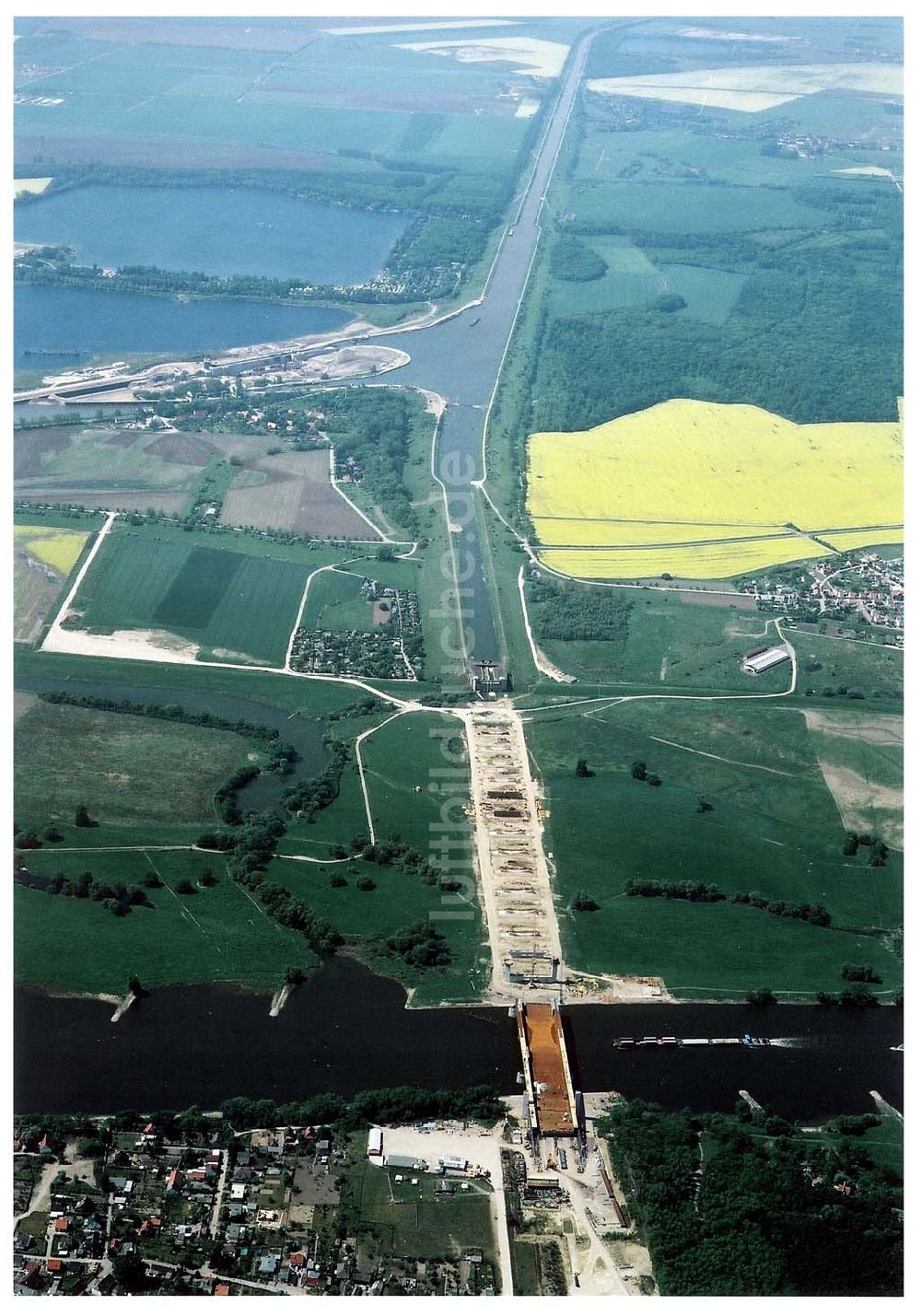 Hohenwarthe aus der Vogelperspektive: Bau der Kanalbrücke zwischen dem Schiffshebewerk Rothensee und der Doppelsparschleuse Hohenwarthe am Wasserstraßenkreuz Magdeburg