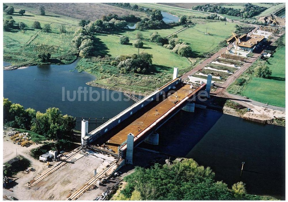 Luftbild Hohenwarthe - Bau der Kanalbrücke zwischen dem Schiffshebewerk Rothensee und der Doppelsparschleuse Hohenwarthe am Wasserstraßenkreuz Magdeburg