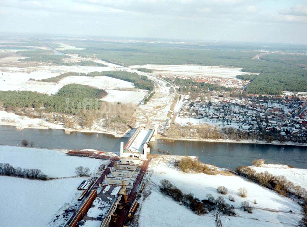 Hohenwarthe aus der Vogelperspektive: Bau der Kanalbrücke zwischen dem Schiffshebewerk Rothensee und der Doppelsparschleuse Hohenwarthe am Wasserstraßenkreuz Magdeburg