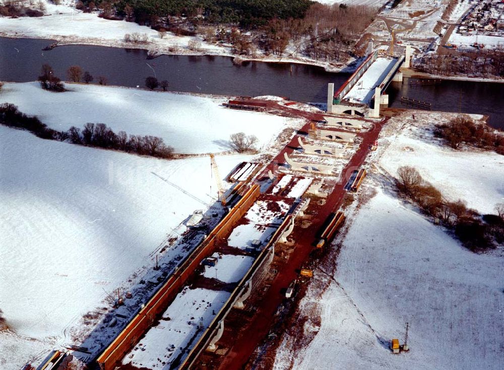 Luftbild Hohenwarthe - Bau der Kanalbrücke zwischen dem Schiffshebewerk Rothensee und der Doppelsparschleuse Hohenwarthe am Wasserstraßenkreuz Magdeburg