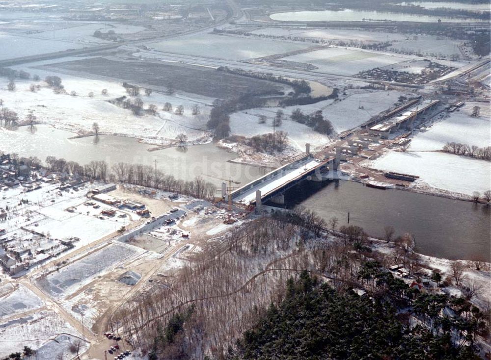 Luftbild Hohenwarthe - Bau der Kanalbrücke zwischen dem Schiffshebewerk Rothensee und der Doppelsparschleuse Hohenwarthe am Wasserstraßenkreuz Magdeburg