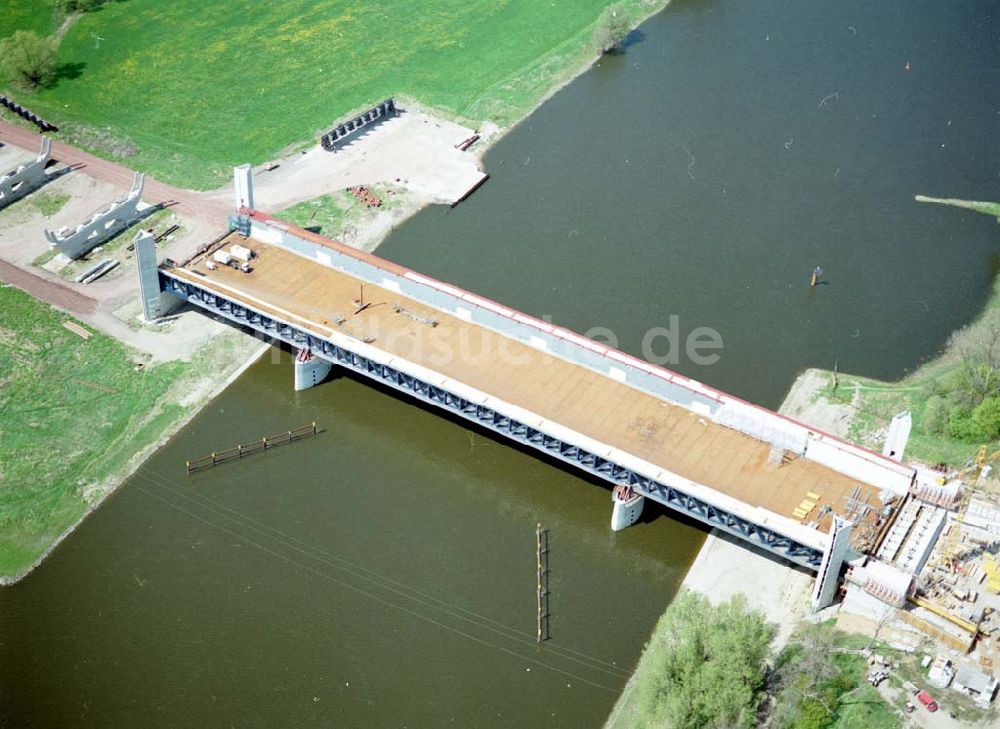 Hohenwarthe aus der Vogelperspektive: Bau der Kanalbrücke zwischen dem Schiffshebewerk Rothensee und der Doppelsparschleuse Hohenwarthe am Wasserstraßenkreuz Magdeburg