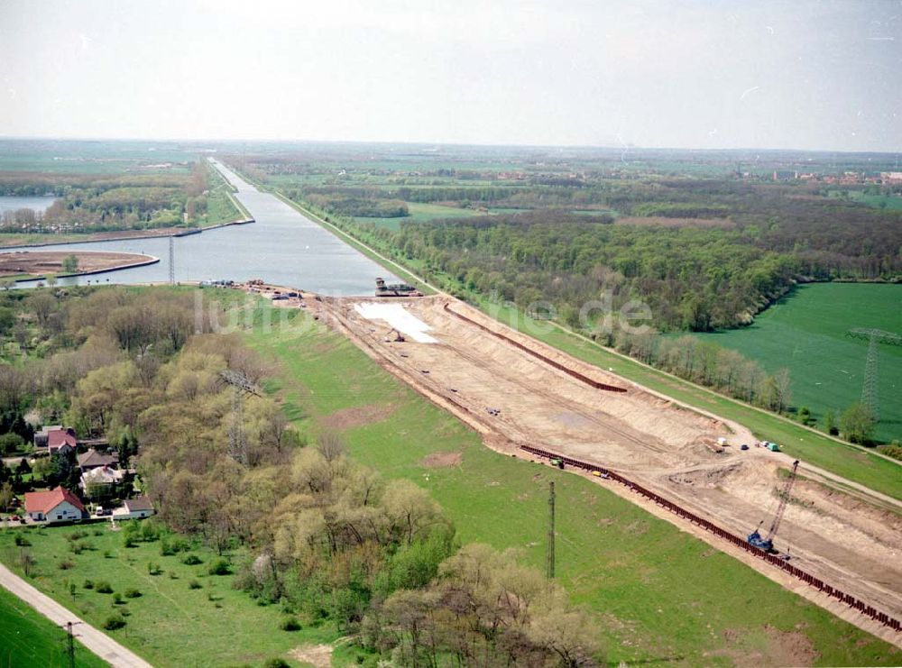 Hohenwarthe aus der Vogelperspektive: Bau der Kanalbrücke zwischen dem Schiffshebewerk Rothensee und der Doppelsparschleuse Hohenwarthe am Wasserstraßenkreuz Magdeburg