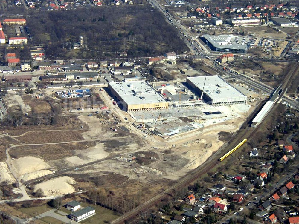 Berlin - MARZAHN von oben - Bau des Kaufland-Centers und der BMW-Niederlassung an der B1 in Berlin-Biesdorf. (Biesdorf-Center)