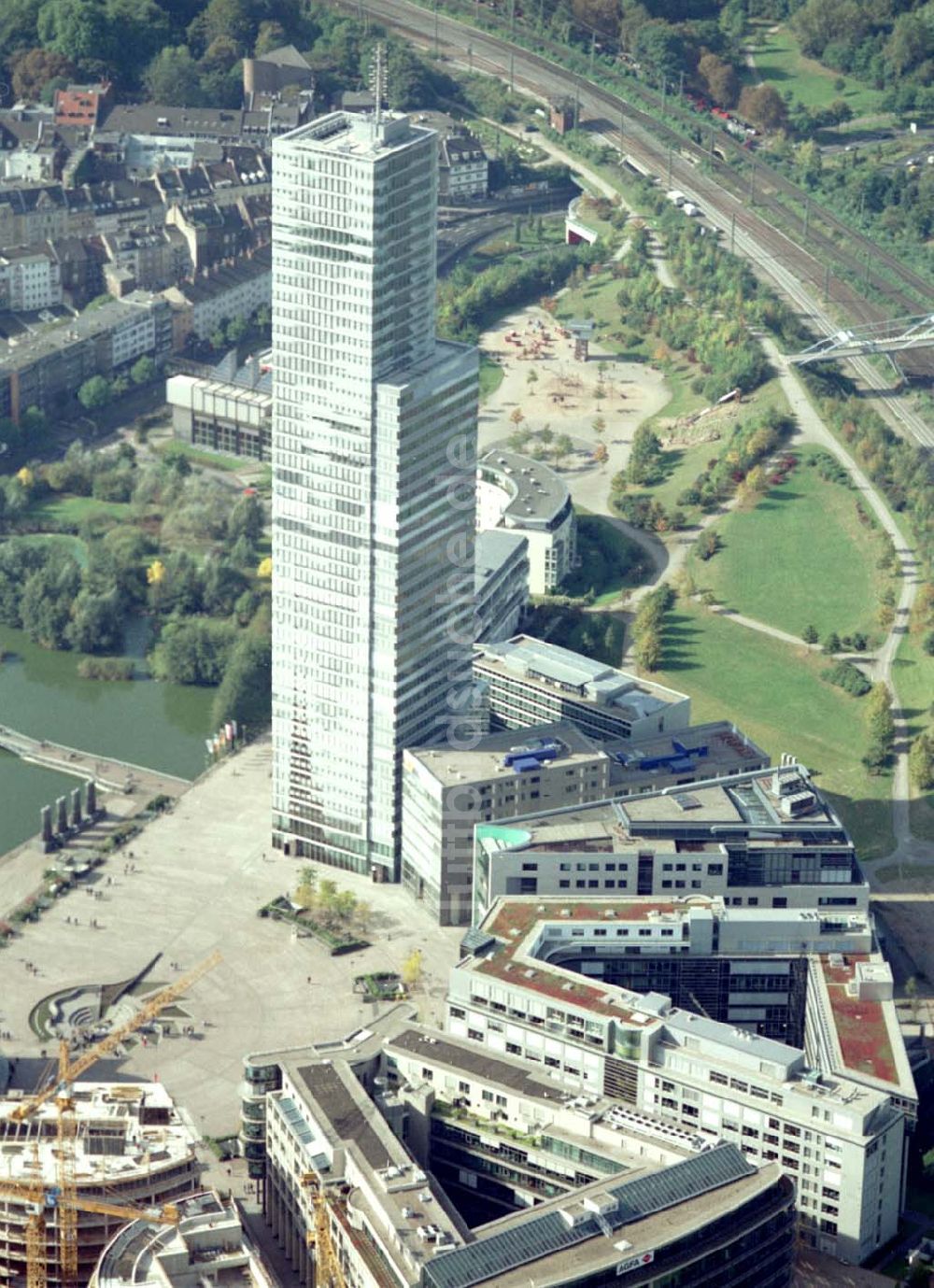 Luftbild Köln - Bau des Köln Tower im Mediapark Köln