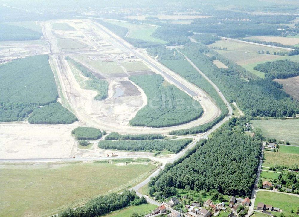 Klettwitz bei Schwarzheide / Brandenburg von oben - Bau des Lausitzringes an der Autobahn Berlin - Dresden bei Klettwitz in Brandenburg.