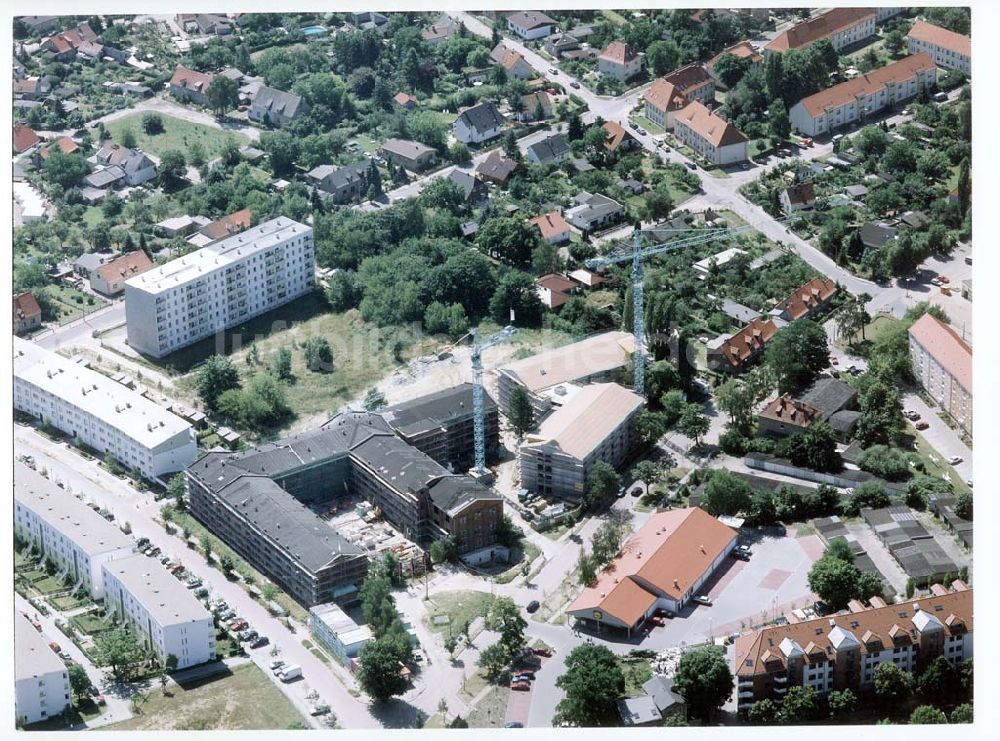 Teltow - Brandenburg aus der Vogelperspektive: Bau der Lavendel-Residenz der SERVICUR Seniorenresidenzen GmbH an der Weser- Ecke Elbestraße in Teltow / Brandenburg.