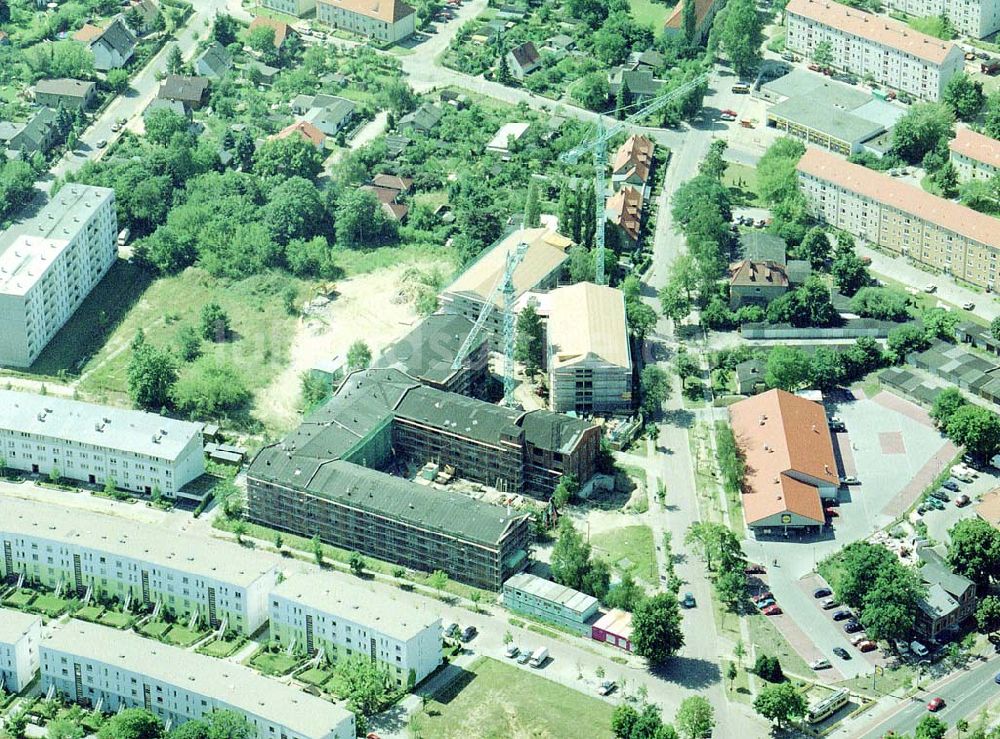 Luftaufnahme Teltow - Brandenburg - Bau der Lavendel-Residenz der SERVICUR Seniorenresidenzen GmbH an der Weser- Ecke Elbestraße in Teltow / Brandenburg