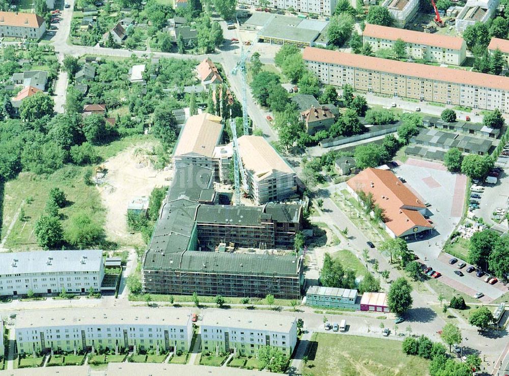 Teltow - Brandenburg von oben - Bau der Lavendel-Residenz der SERVICUR Seniorenresidenzen GmbH an der Weser- Ecke Elbestraße in Teltow / Brandenburg