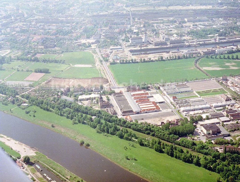 Dresden von oben - Bau der Neue Messe - ein Projekt der HVB-Immobilien AG auf dem Ostragehege (Gelände des Alten Schlachthofes) in Dresden